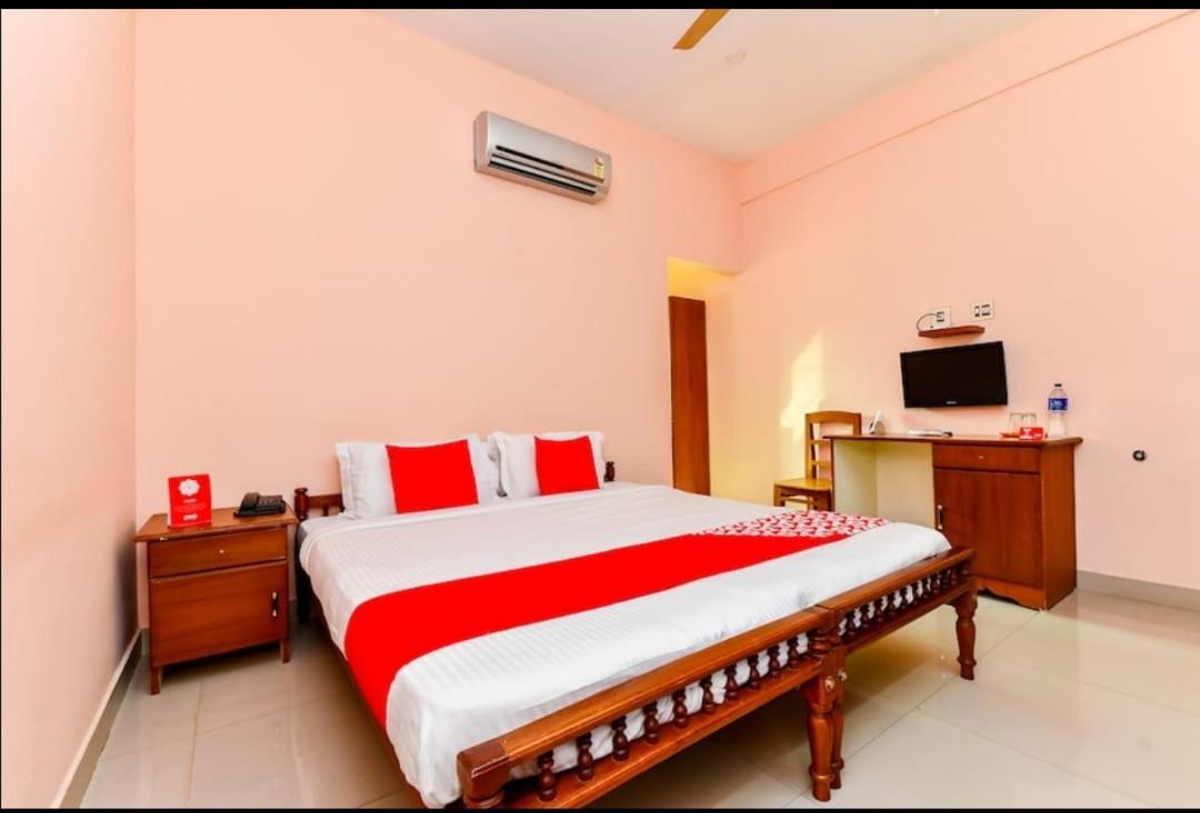 Thomson Regency Hotel Alwaye Kültér fotó