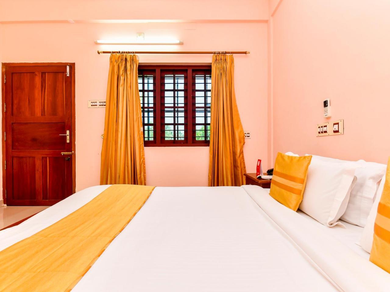 Thomson Regency Hotel Alwaye Kültér fotó