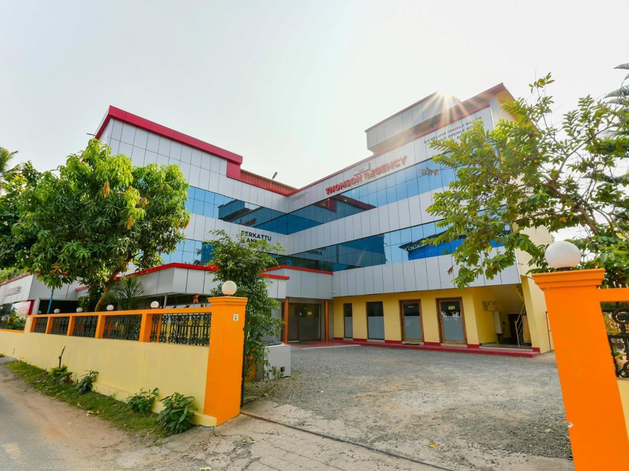 Thomson Regency Hotel Alwaye Kültér fotó